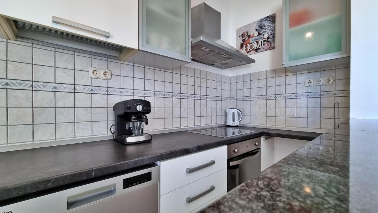 Apartments Slado Omis Exterior photo
