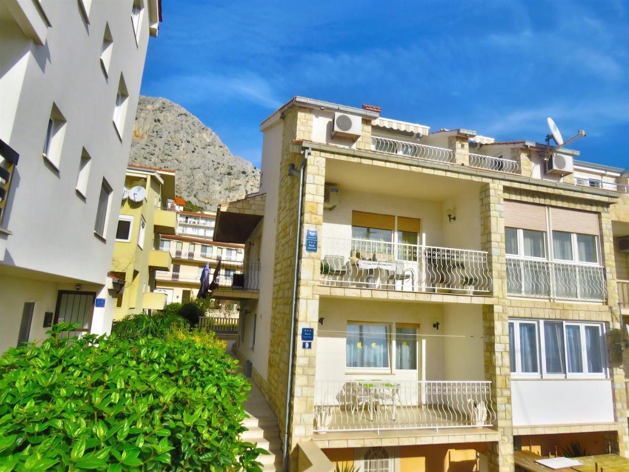 Apartments Slado Omis Exterior photo