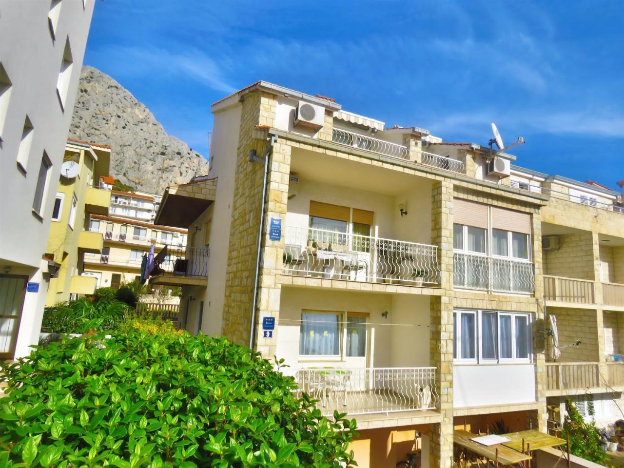 Apartments Slado Omis Exterior photo