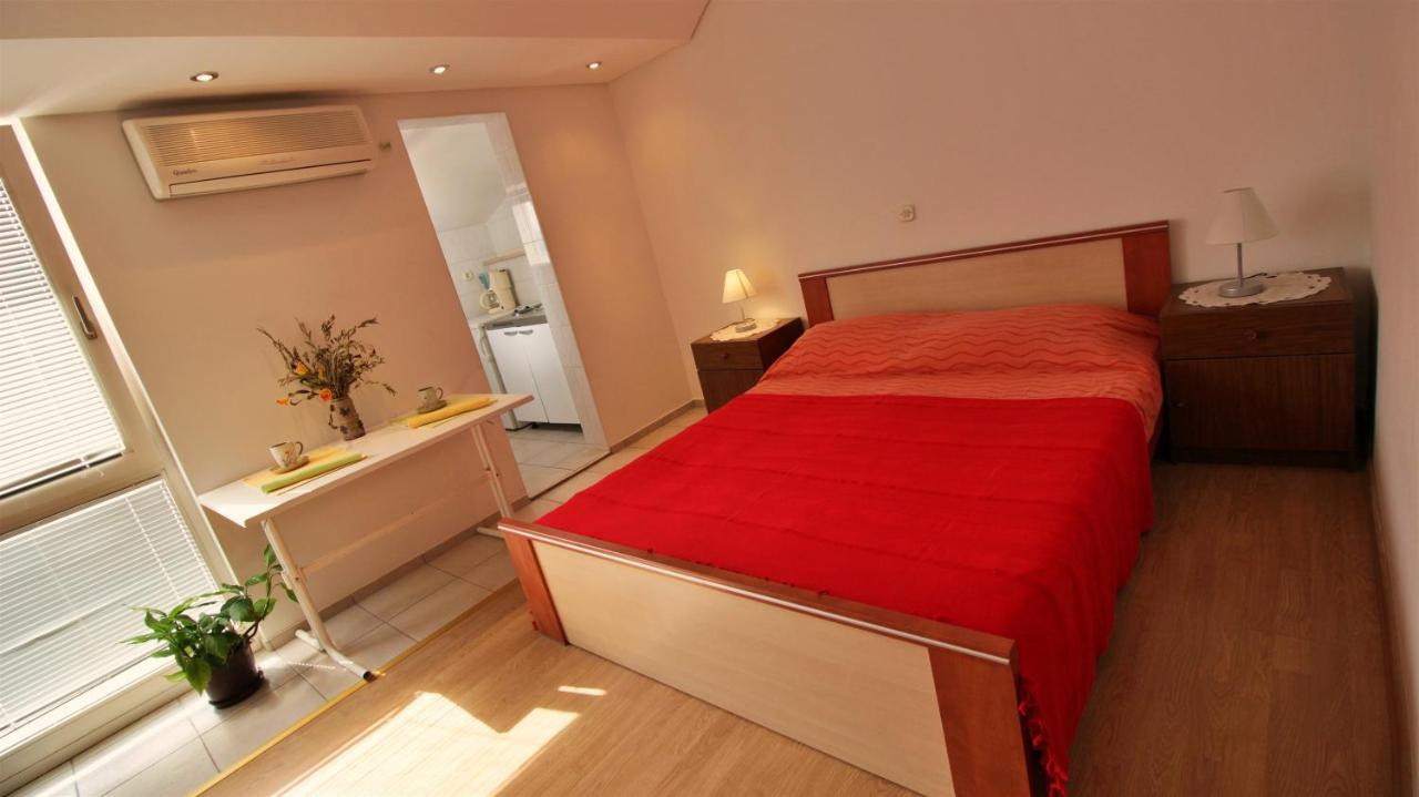 Apartments Slado Omis Exterior photo