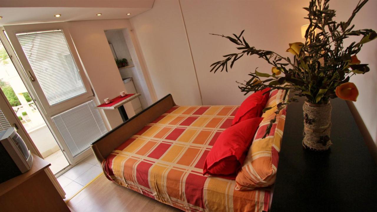 Apartments Slado Omis Exterior photo