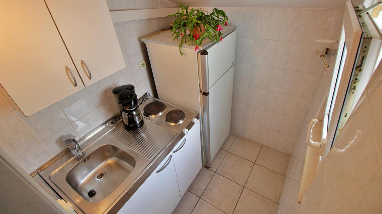 Apartments Slado Omis Exterior photo